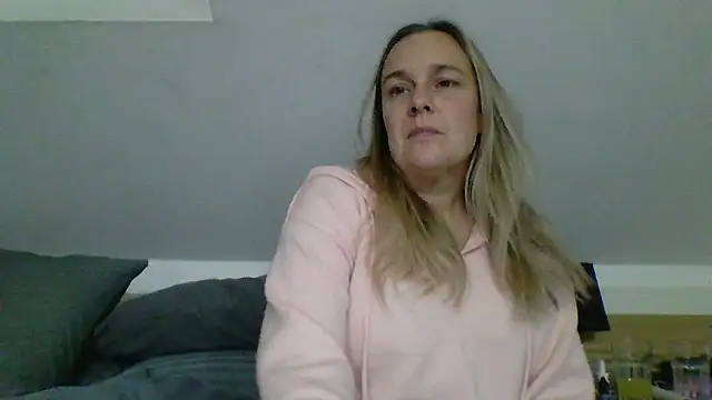 scrummymummy2 online show from January 8, 9:52 pm