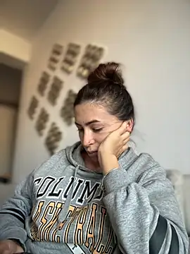 RaquelleDevon online show from October 27, 2:12 pm