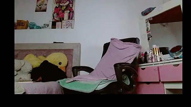 kim hot69  online show from January 14, 2:11 pm