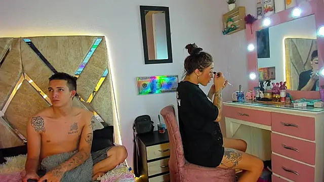 parejacaliente20154 online show from October 22, 11:32 pm