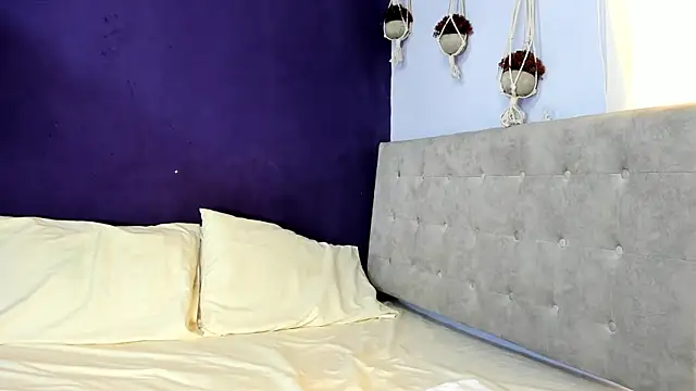 Snapshot of Leamonroe__ chatting on October 11, 4:10 pm Leamonroe online show from October 11, 4:10 pm