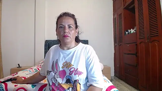 sofiamature01 online show from November 4, 11:21 pm