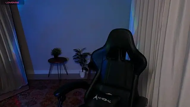 Snapshot of Elsie_Ginger chatting on September 26, 8:50 pm Elsie Ginger online show from September 26, 8:50 pm