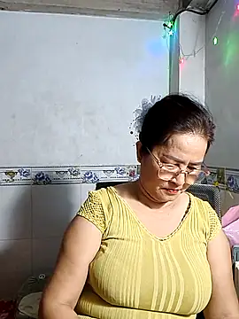 phnz online show from November 9, 10:55 am