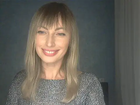 Snapshot of EffectMaya chatting on October 7, 6:01 pm EffectMaya online show from October 7, 6:01 pm