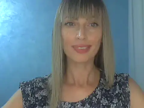 Snapshot of EffectMaya chatting on September 10, 4:51 pm EffectMaya online show from September 10, 4:51 pm