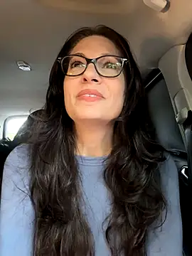 Snapshot of BeautifulMesss chatting on October 8, 4:22 pm BeautifulMesss online show from October 8, 4:22 pm