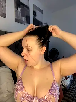 riri bstvx online show from October 30, 9:00 am