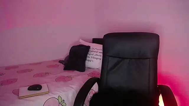 NewAgatha Bolton online show from April 15, 8:42 pm