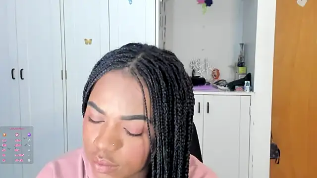 Snapshot of Marce_22 chatting on September 15, 12:52 am Marce 22 online show from September 15, 12:52 am
