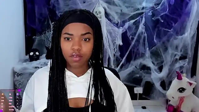 Snapshot of Marce_22 chatting on October 16, 11:40 pm Marce 22 online show from October 16, 11:40 pm