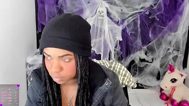 Snapshot of Marce_22 chatting on October 15, 4:31 pm Marce 22 online show from October 15, 4:31 pm
