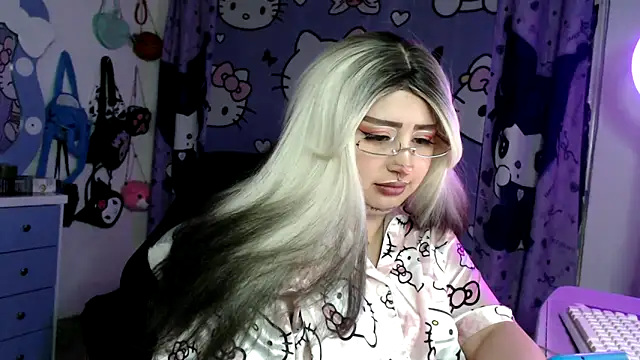 lussyevans24 online show from April 14, 3:39 am