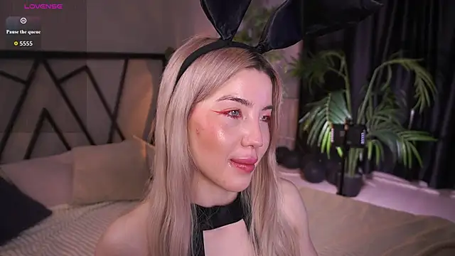 LindaThacker online show from April 5, 4:55 am