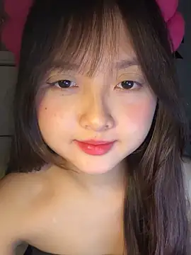 Snapshot of Alice1818 chatting on October 10, 7:19 pm Alice1818 online show from October 10, 7:19 pm