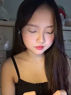 Snapshot of Alice1818 chatting on September 21, 7:40 am Alice1818 online show from September 21, 7:40 am