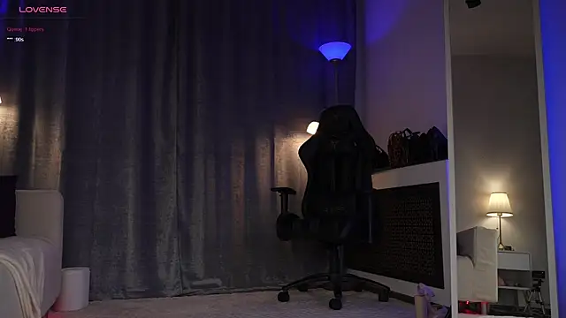 Snapshot of Amely_Young chatting on October 4, 1:44 am Amely Young online show from October 4, 1:44 am
