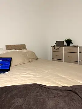 Eyline online show from November 12, 5:55 pm