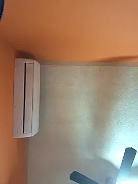 miicheele32 online show from November 21, 8:05 am