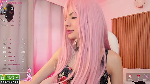Snapshot of sophiecherry_ chatting on October 16, 9:06 pm sophiecherry online show from October 16, 9:06 pm