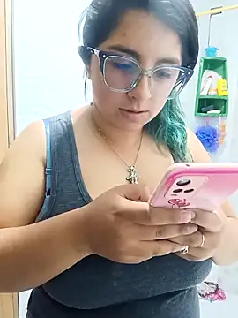 Snapshot of _Angelinaandrade_ chatting on September 18, 1:04 am Angelinaandrade online show from September 18, 1:04 am