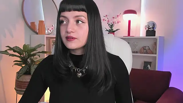 nahiapaws online show from February 21, 6:30 pm