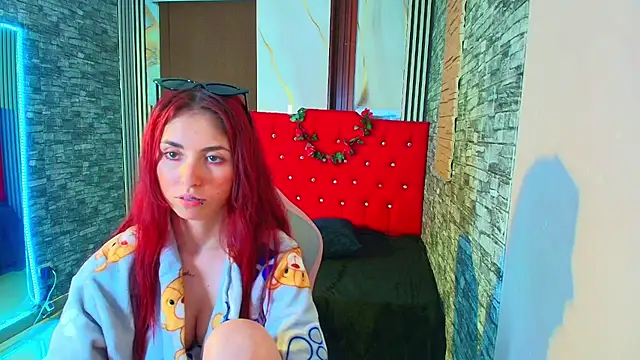 mildre303av online show from December 3, 10:12 pm