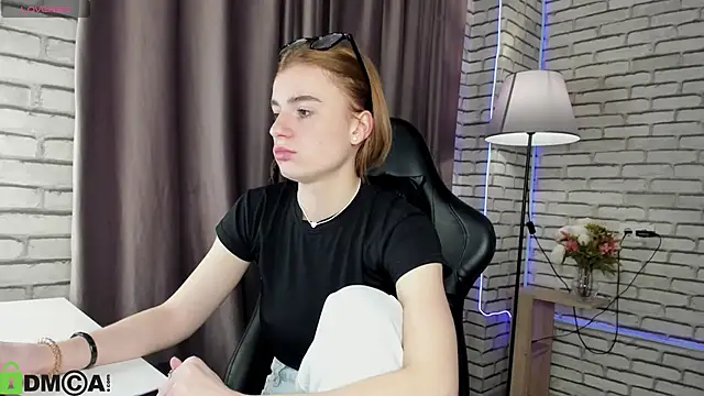 Stacey Brown online show from February 2, 12:20 am