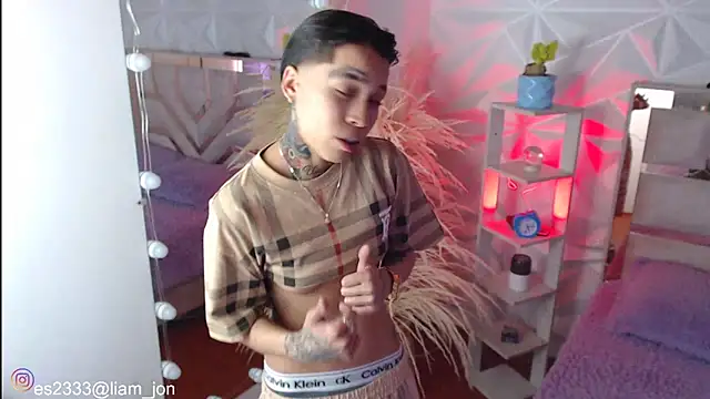 Jonesliam23 online show from October 3, 7:52 pm