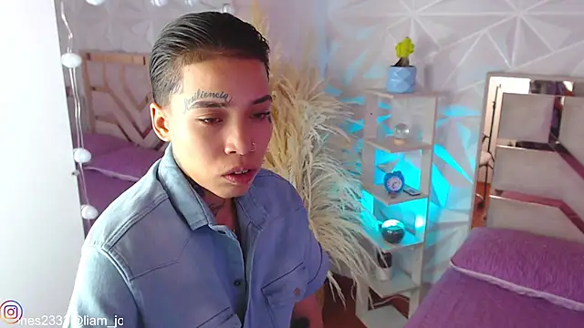 Jonesliam23 online show from September 14, 7:01 pm