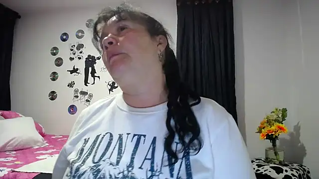 Sweeetness Milf online show from November 7, 1:55 am