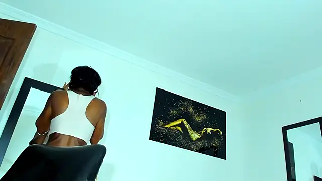 KimberlyBanks2 online show from March 5, 10:00 am