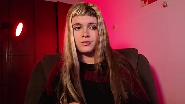 NEXT DOOR GIRL  online show from February 13, 11:17 pm