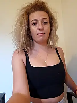 Snapshot of Selenna_emma chatting on September 15, 2:25 pm Selenna emma online show from September 15, 2:25 pm