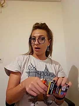 Snapshot of Selenna_emma chatting on September 21, 5:11 pm Selenna emma online show from September 21, 5:11 pm