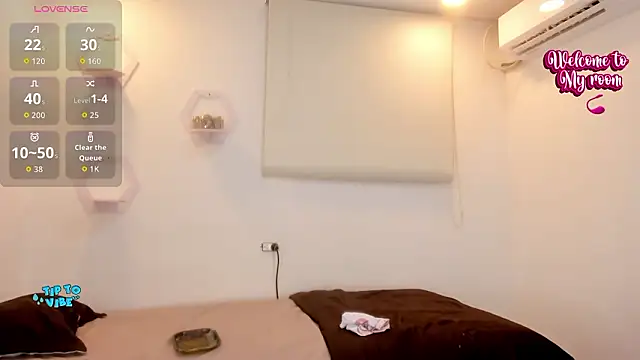 meganrossee69 online show from March 19, 1:10 am