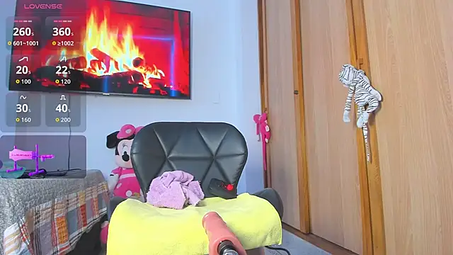 lily evil online show from March 5, 5:20 pm