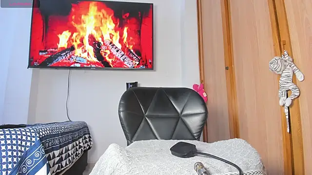 lily evil online show from April 27, 5:10 pm