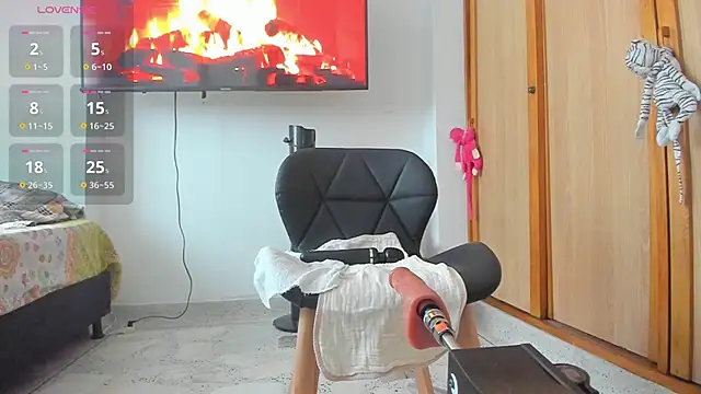 lily evil online show from February 25, 7:01 pm