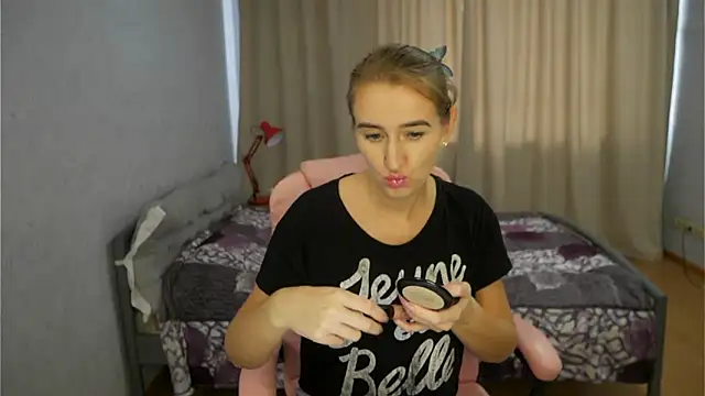 Sophiloren online show from November 3, 11:58 am