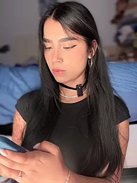 Snapshot of -Loren- chatting on October 16, 11:24 am -Loren- online show from October 16, 11:24 am