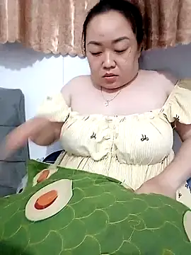 VyOanh2K online show from October 18, 2:42 pm