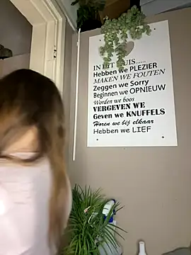 sophiamlf online show from December 15, 7:30 pm