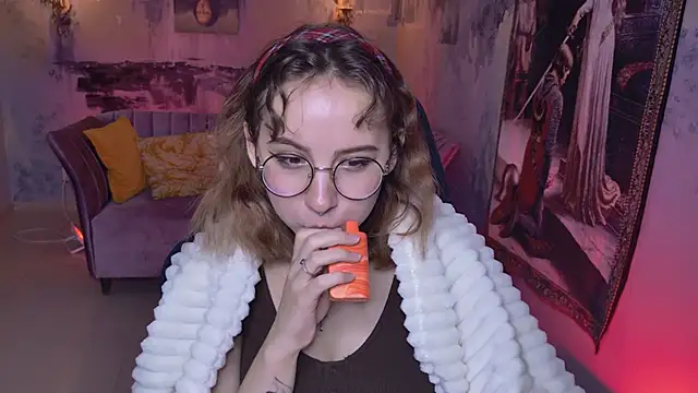 JasmineMilko online show from February 3, 6:40 am