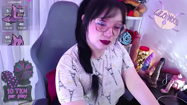 LiloMoon69 online show from November 10, 1:39 pm