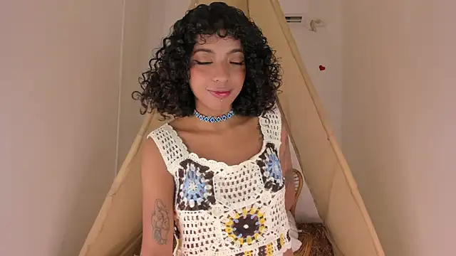 Snapshot of Ariella_Ruiz chatting on September 20, 12:47 pm Ariella Ruiz online show from September 20, 12:47 pm