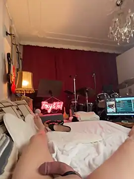 FoxyandTed online show from February 5, 5:27 pm