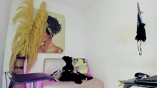 mia foxts online show from November 21, 4:47 am