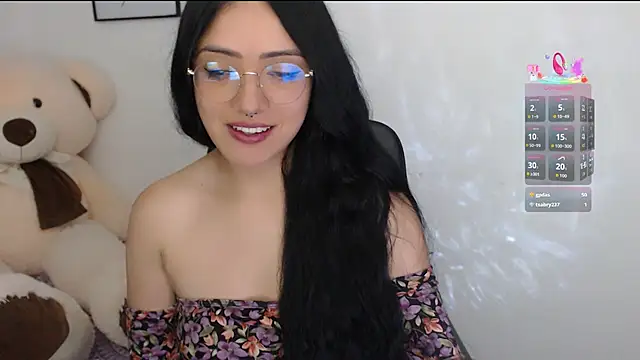 Snapshot of Suzanne_abbey chatting on October 7, 11:42 pm Suzanne abbey online show from October 7, 11:42 pm
