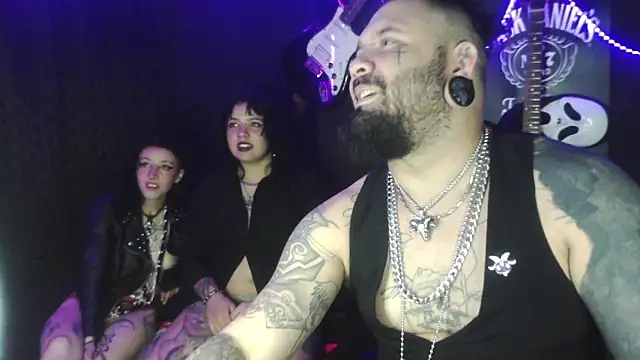 Snapshot of darkclothes chatting on October 29, 6:07 am darkclothes online show from October 29, 6:07 am